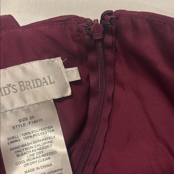 David's Bridal One-Shoulder Burgundy Bridesmaid Formal Dress SZ 20 Plus Size - Picture 6 of 15